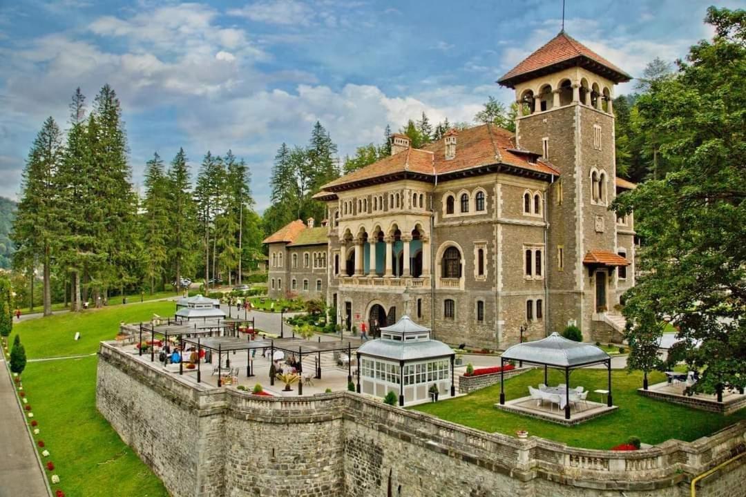 Pensiunea Clasic Buşteni Екстериор снимка
