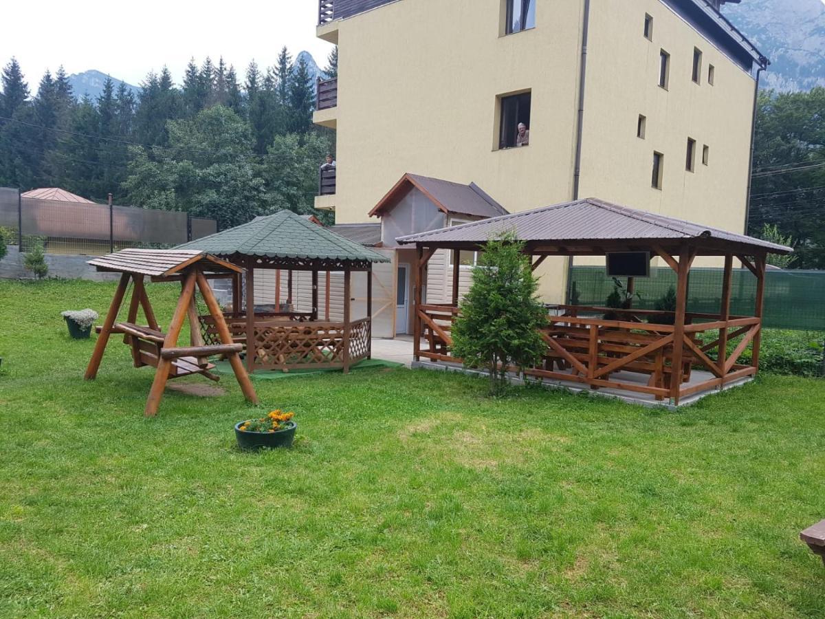 Pensiunea Clasic Buşteni Екстериор снимка